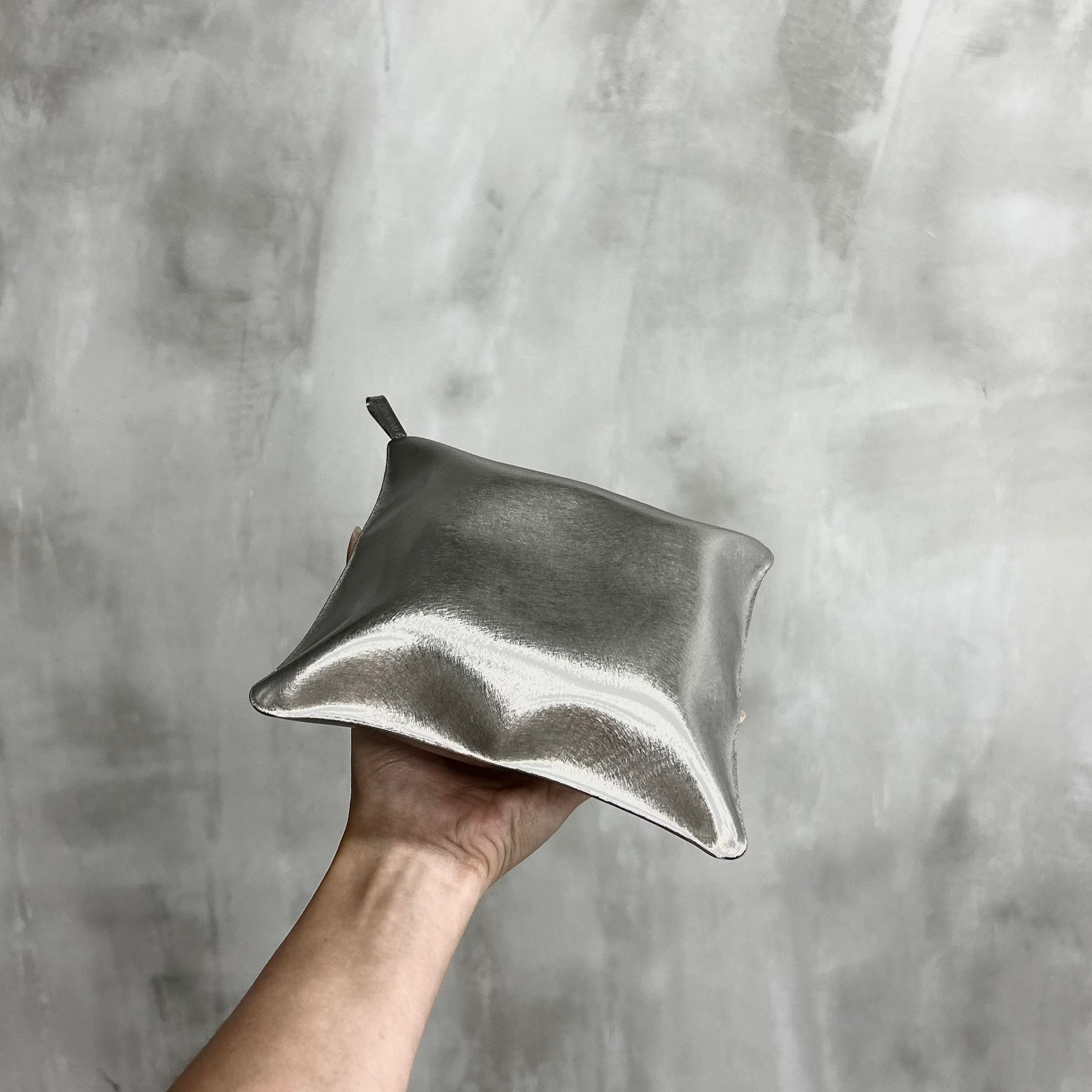 INFLATED PILLOW MEDIUM
